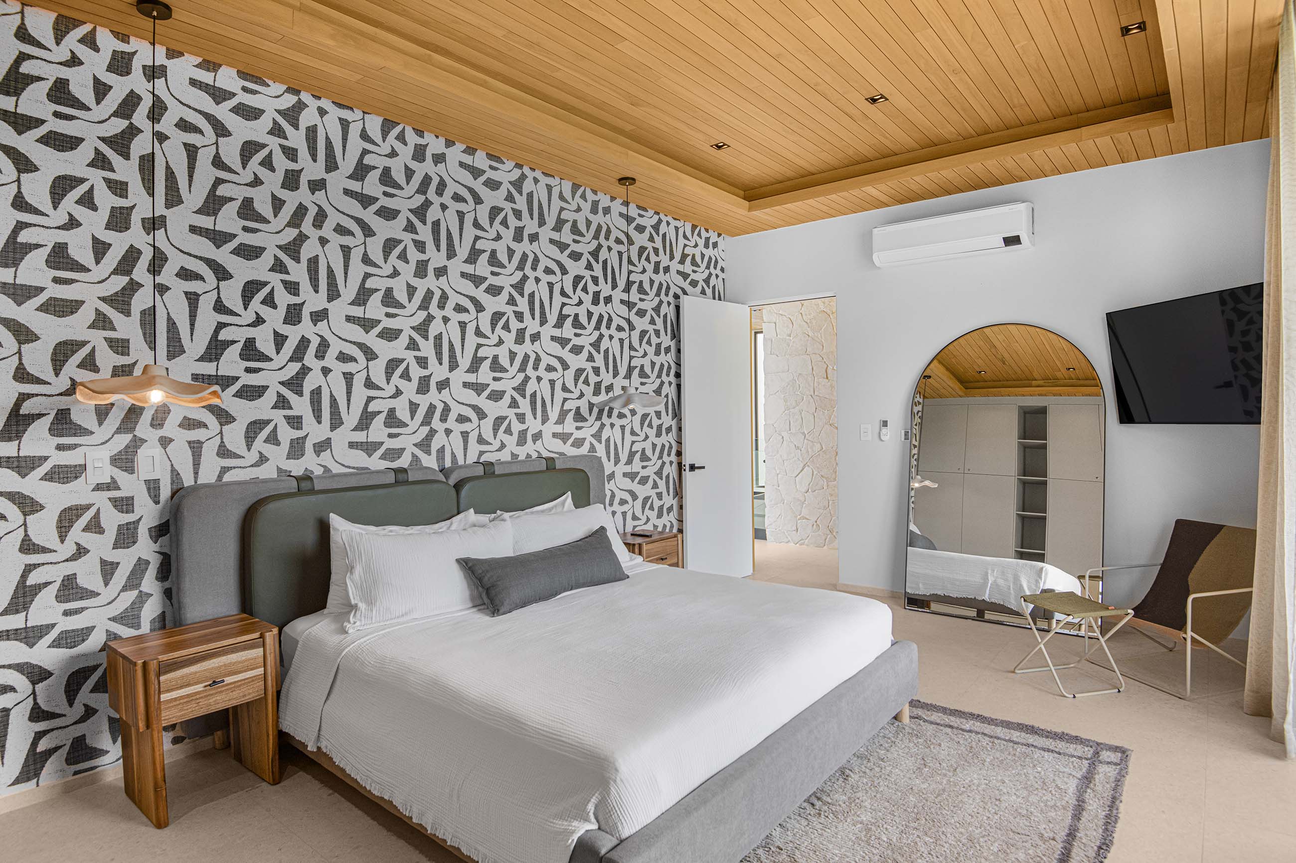 Bedroom — 15 / 33