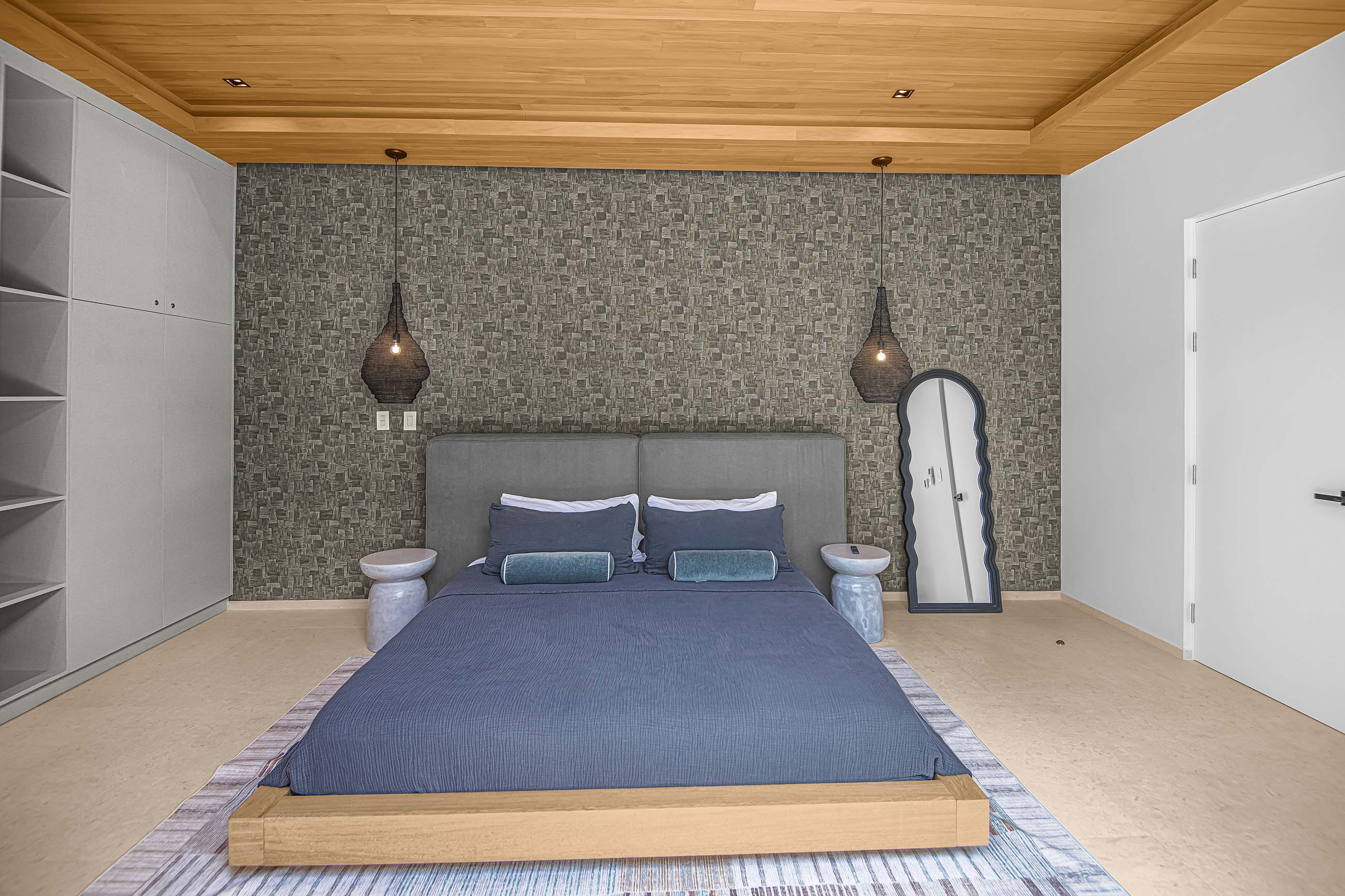 Bedroom — 17 / 33